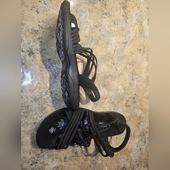 Skechers Women's Black Strappy Sandals - Picture 7 of 10